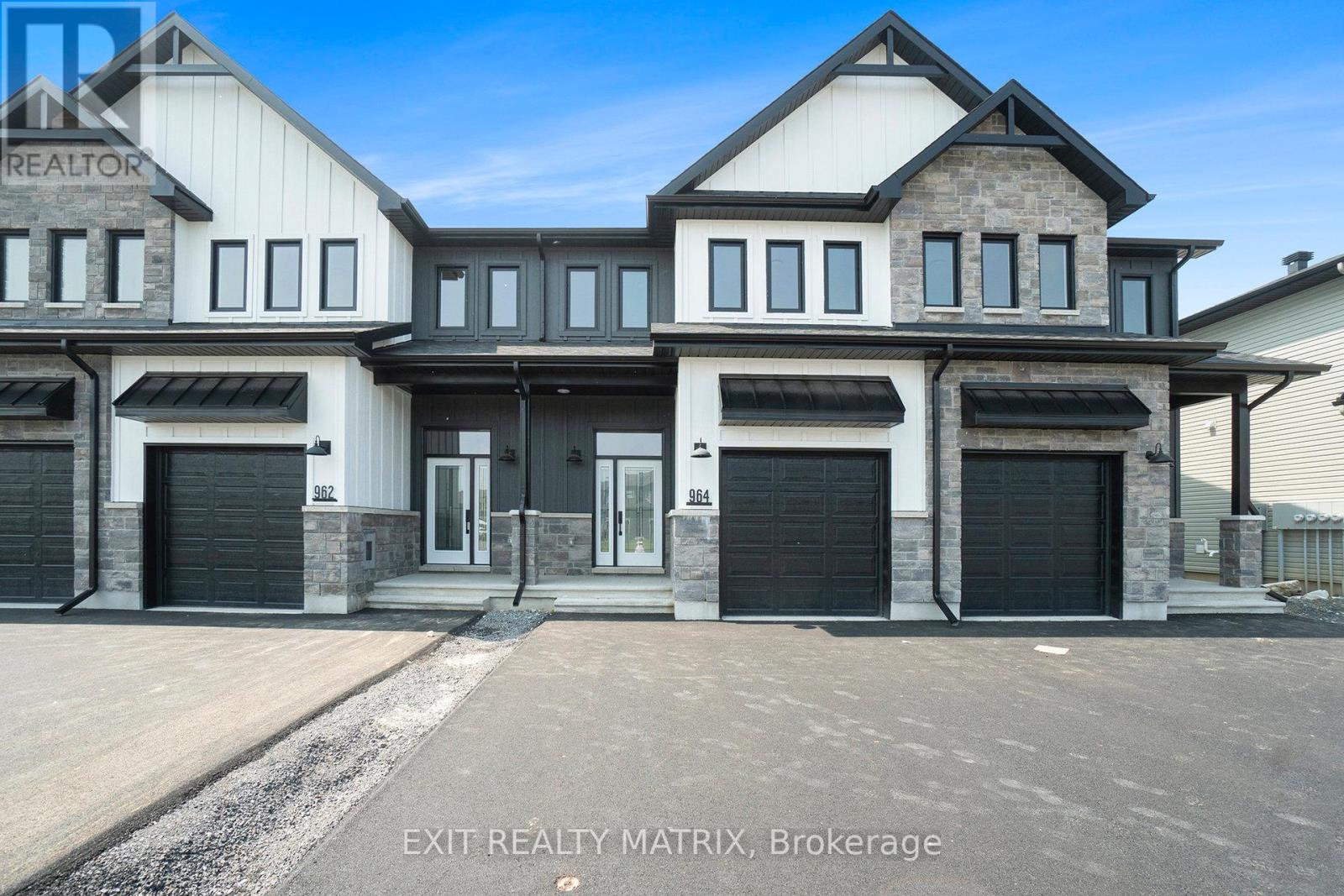 964 COLOGNE STREET, Russell, Ontario