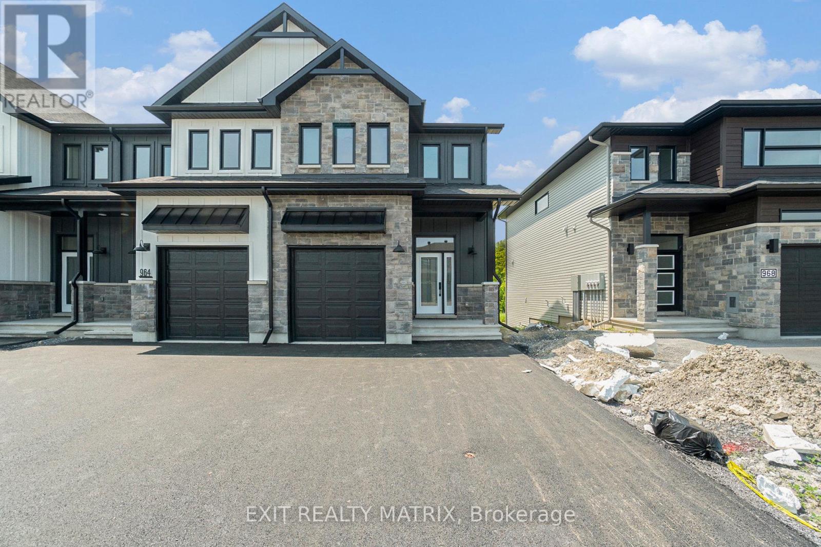 966 COLOGNE STREET, Russell, Ontario