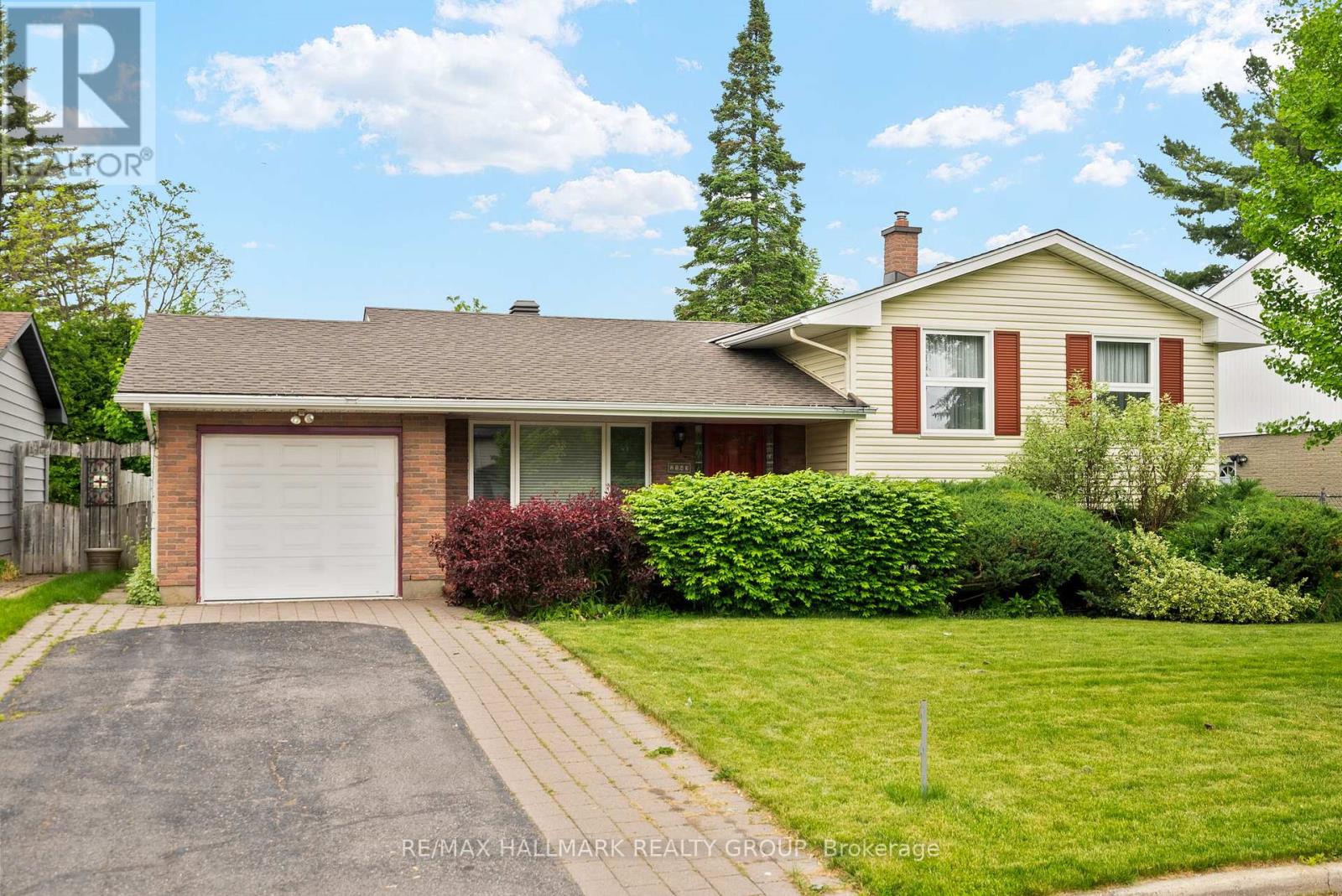 2143 HUBBARD CRESCENT, Ottawa, Ontario