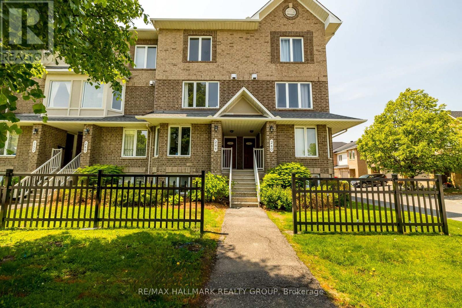 246 CRESTHAVEN DRIVE, Ottawa, Ontario