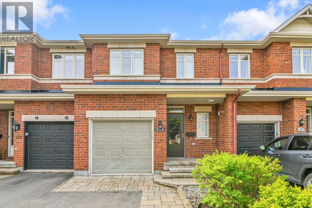 135 JERSEY TEA CIRCLE, Ottawa, Ontario