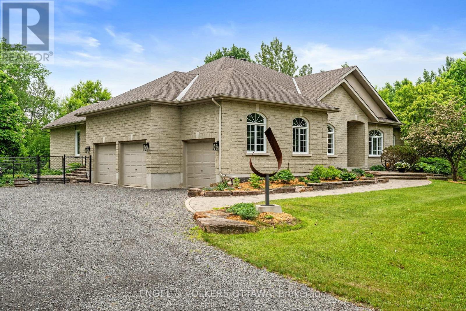 6196 ELKWOOD DRIVE, Ottawa, Ontario