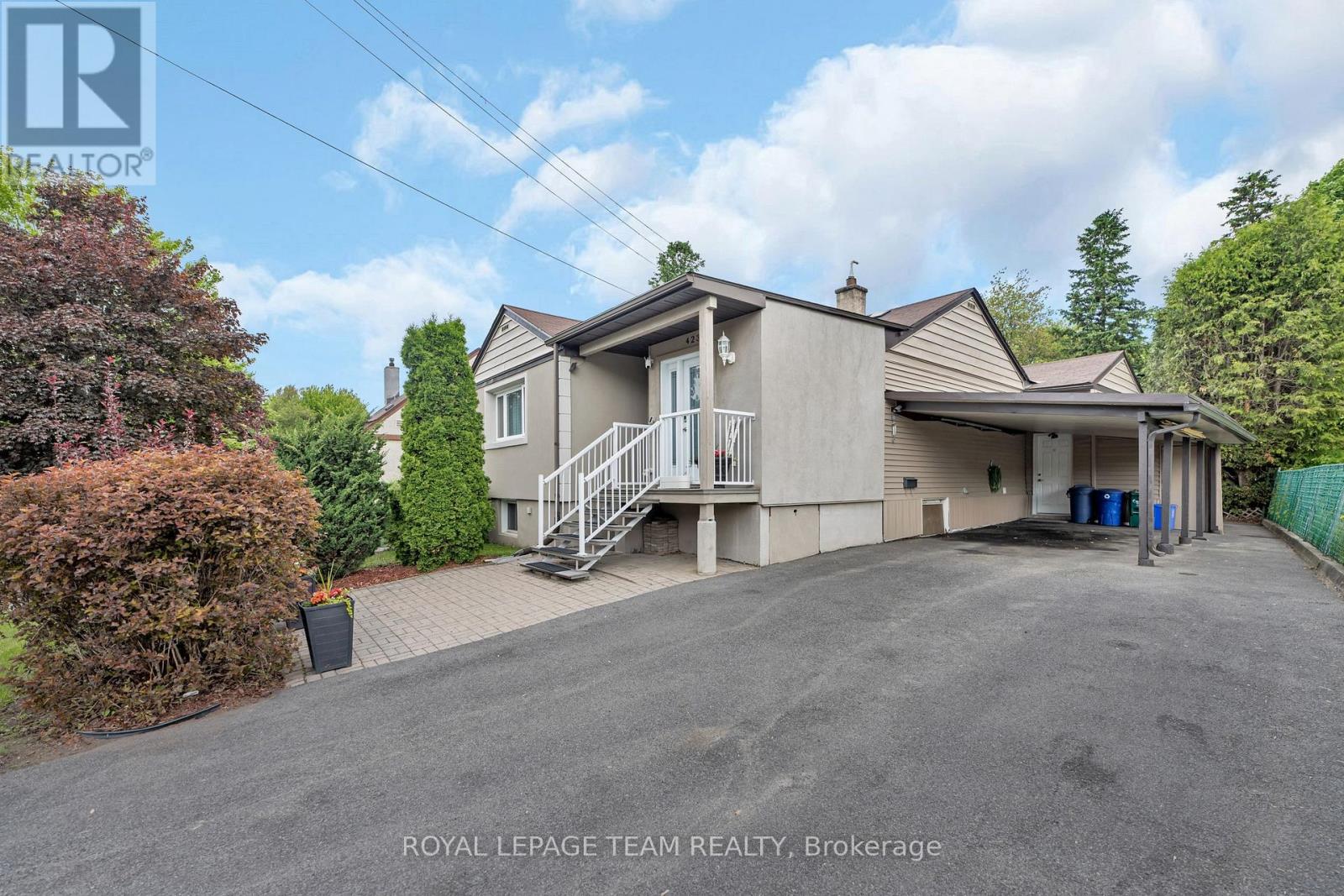 423 BLAKE BOULEVARD, Ottawa, Ontario