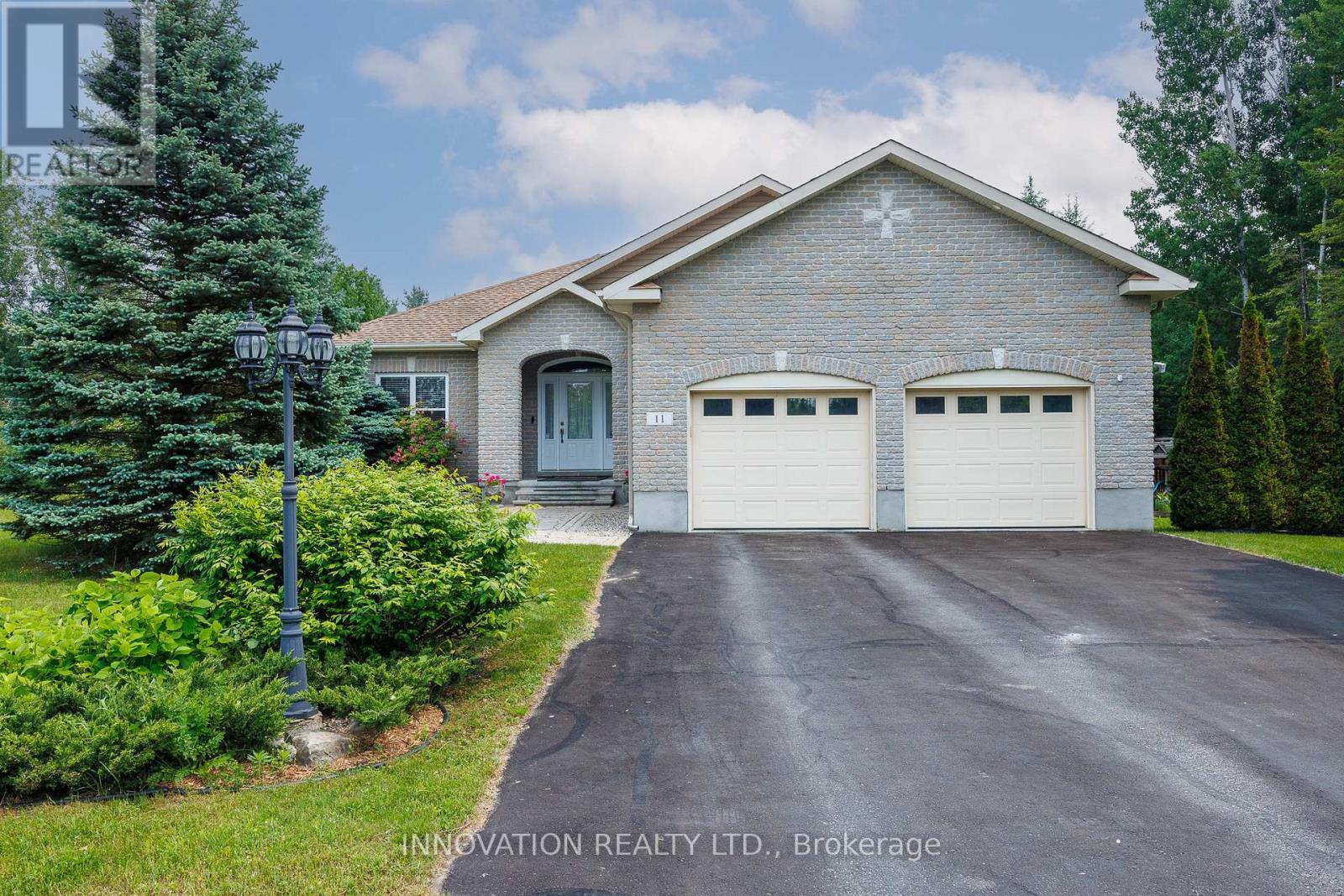 11 VOYAGEUR DRIVE, North Grenville, Ontario