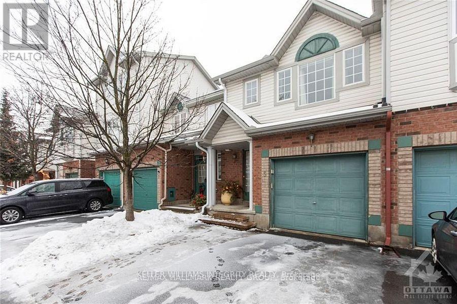 5 SANTA CRUZ PRIVATE, Ottawa, Ontario