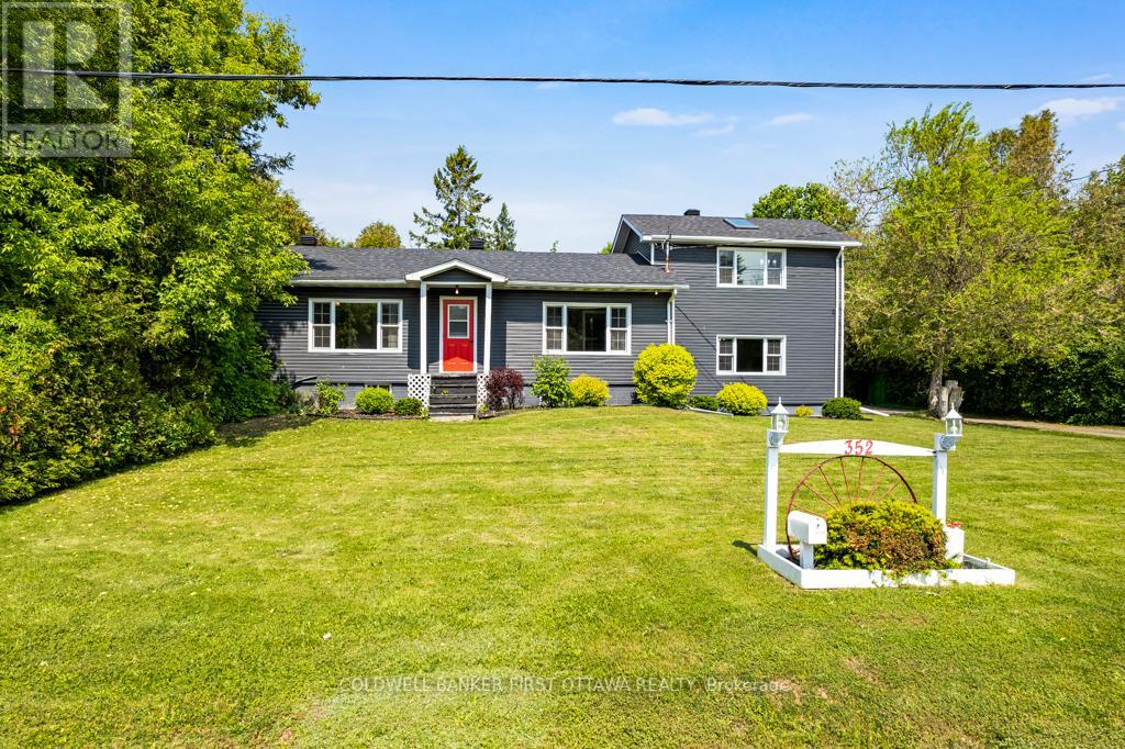 352 HIGHWAY 15, Rideau Lakes, Ontario