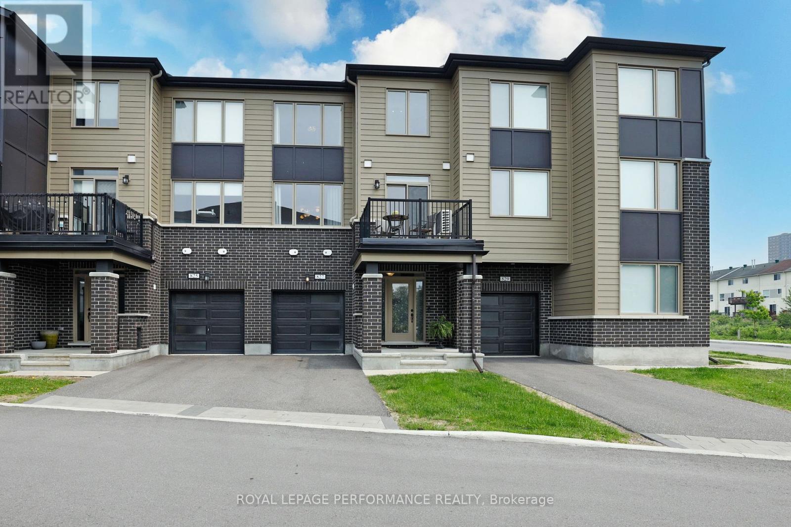 827 KINIW PRIVATE, Ottawa, Ontario