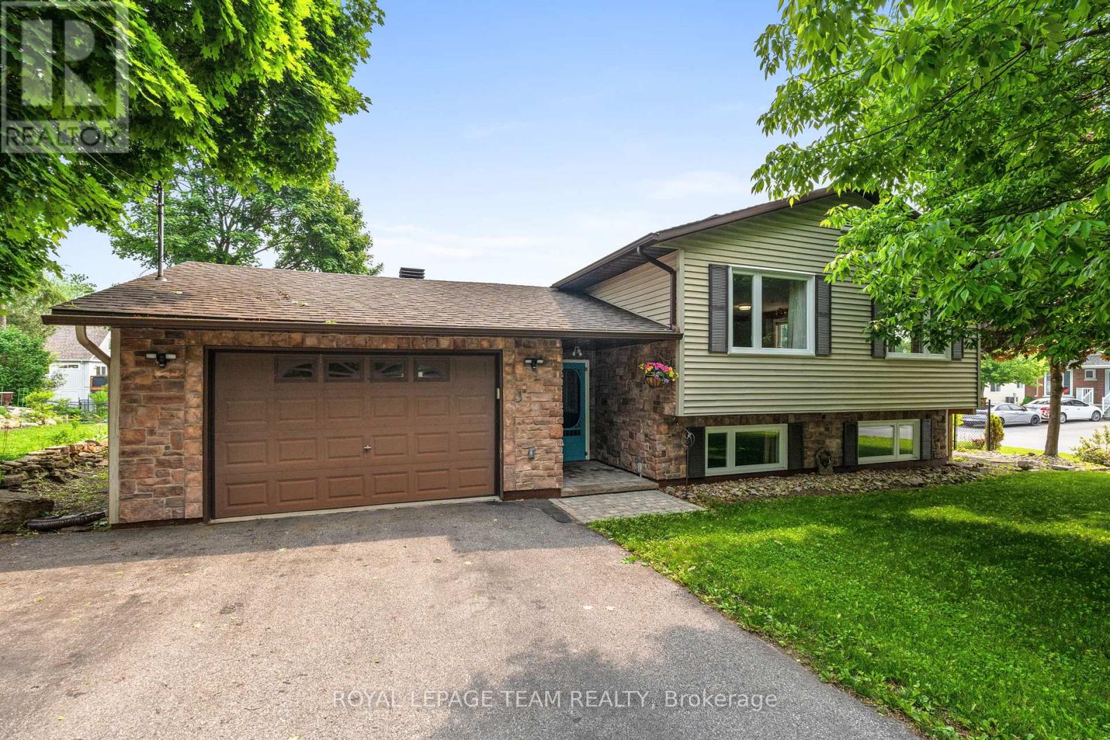 105 CAMPBELL STREET, Carleton Place, Ontario