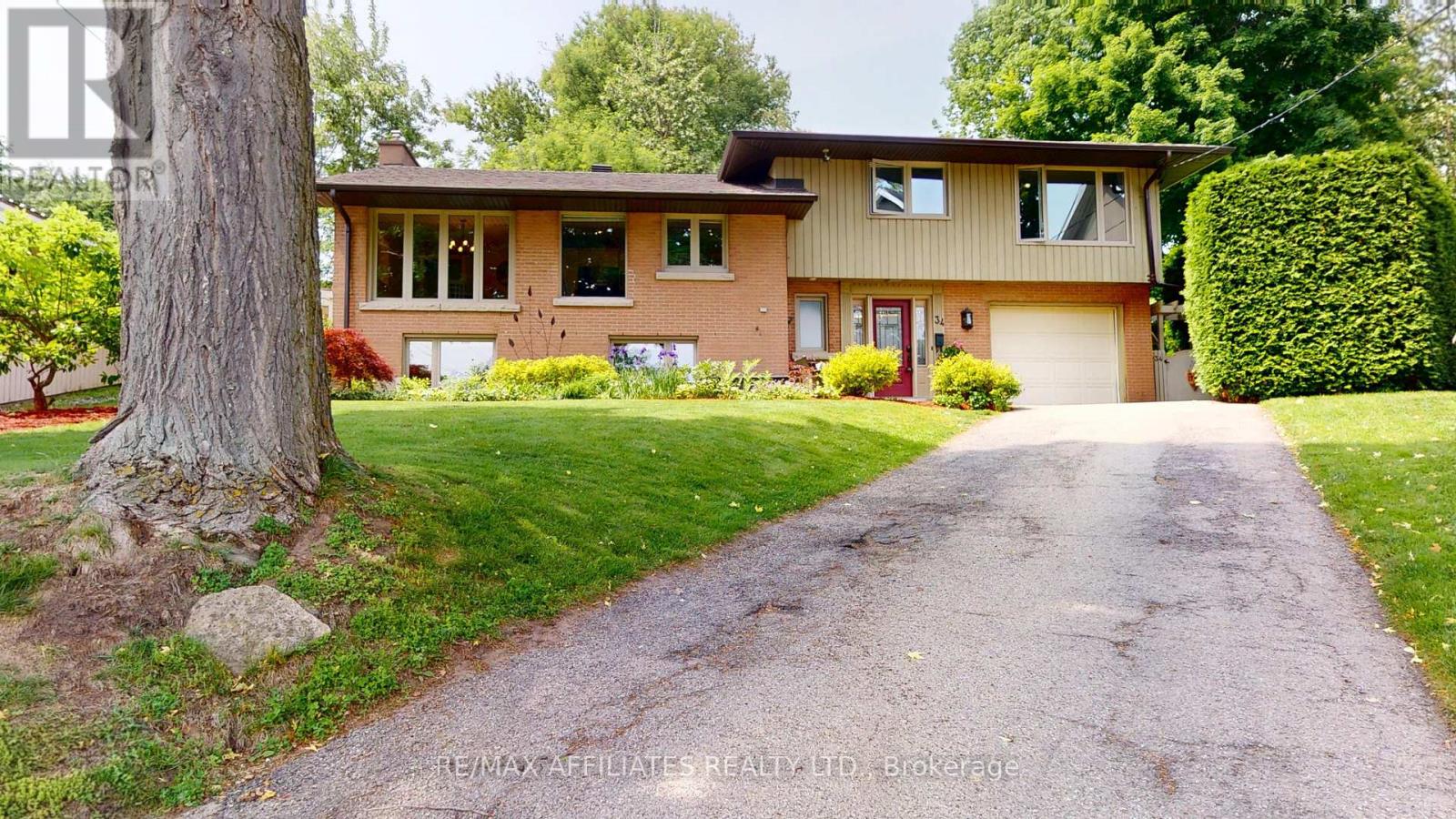 34 RIVERVIEW DRIVE, Brockville, Ontario