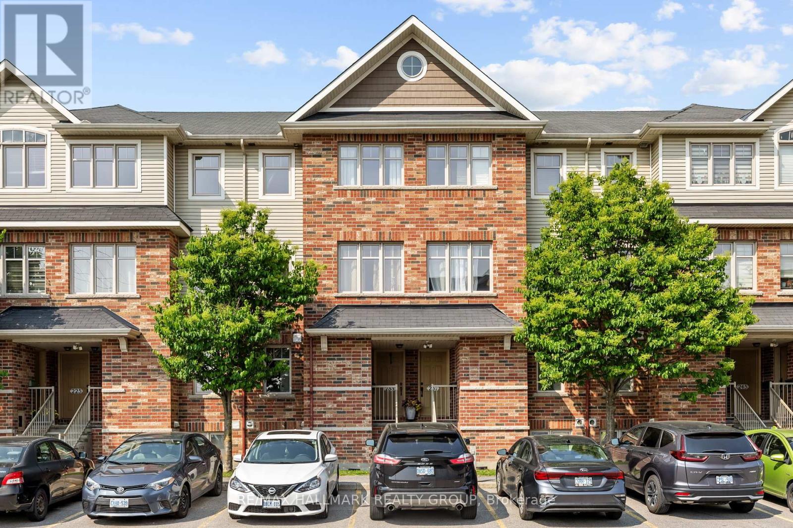 235 KELTIE PRIVATE, Ottawa, Ontario