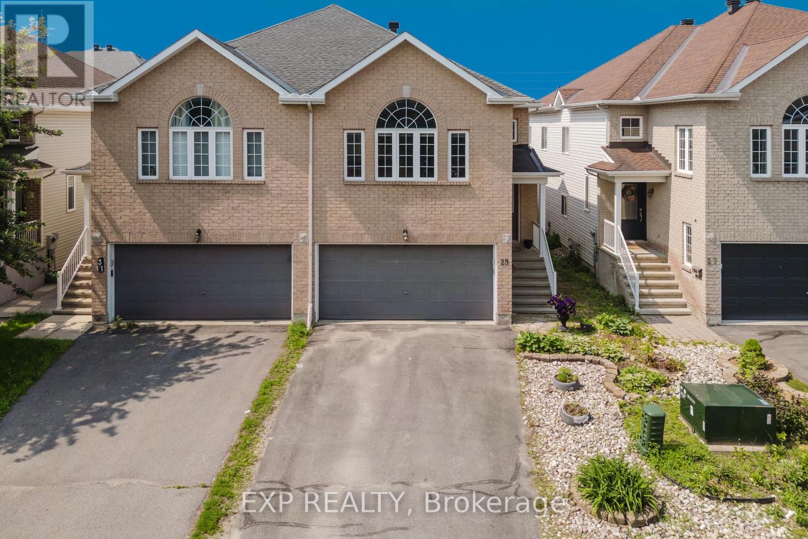 29 CASTLE GLEN CRESCENT, Ottawa, Ontario