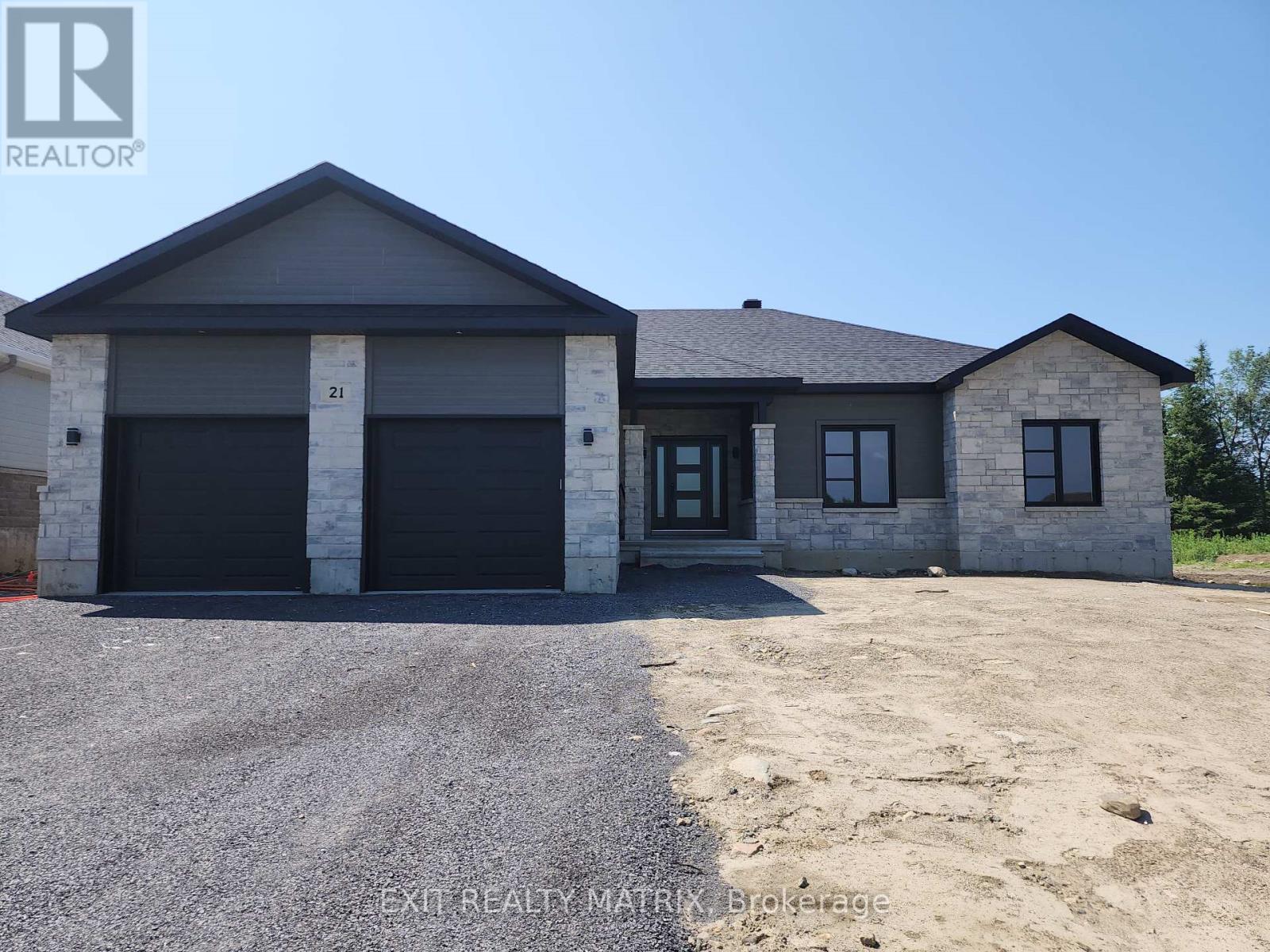 33 WHITETAIL AVENUE, South Stormont, Ontario