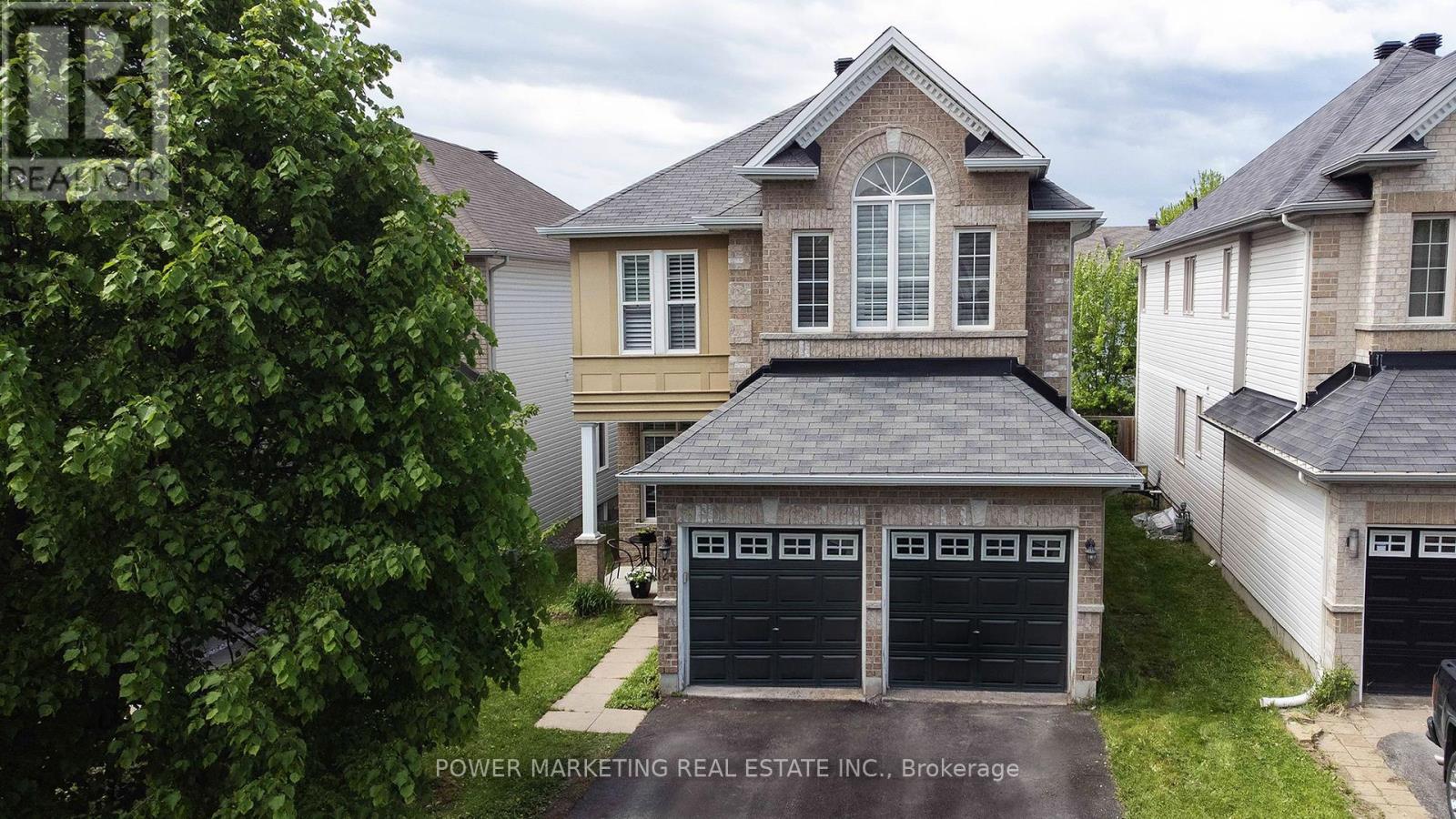 124 STRATHCARRON CRESCENT, Ottawa, Ontario