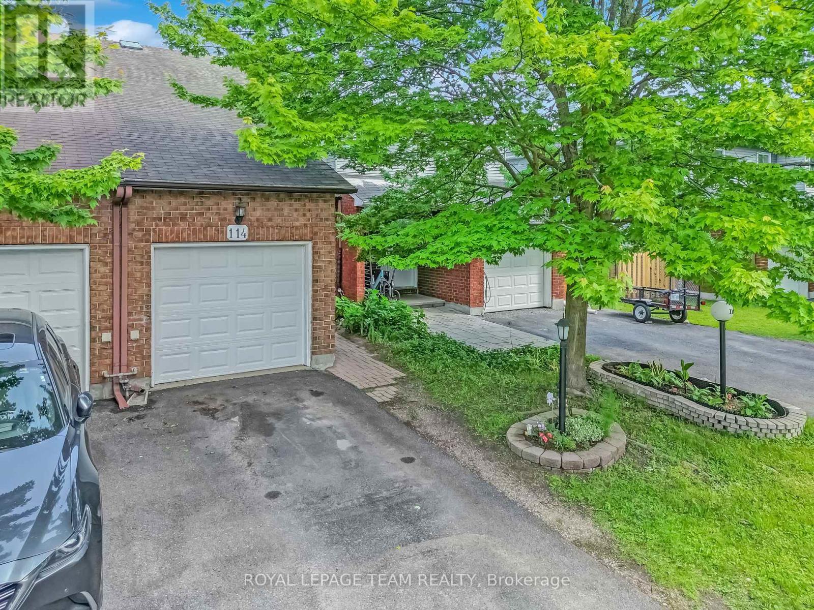 114 PICKWICK DRIVE, Ottawa, Ontario