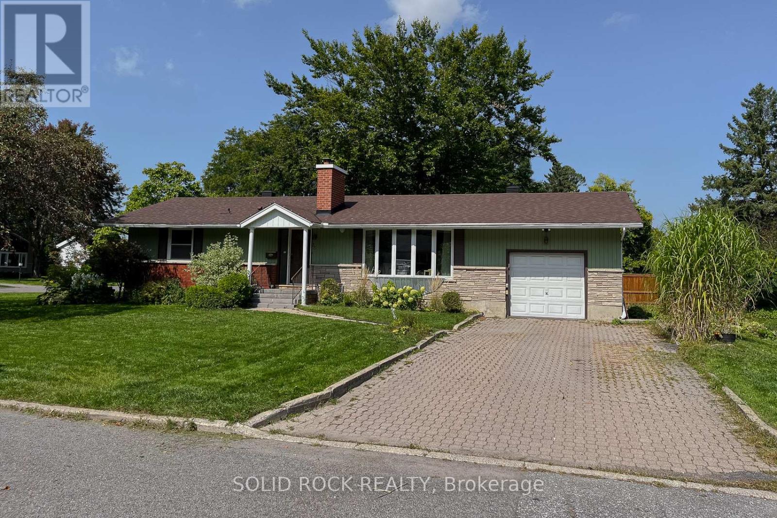 35 KIRKSTALL AVENUE, Ottawa, Ontario