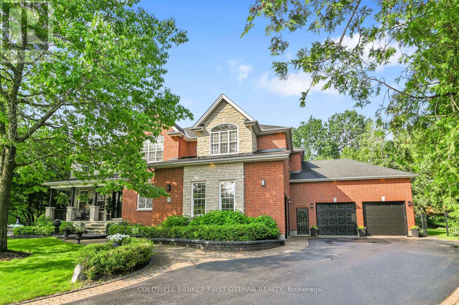 18 CYPRESS GARDENS, Ottawa, Ontario