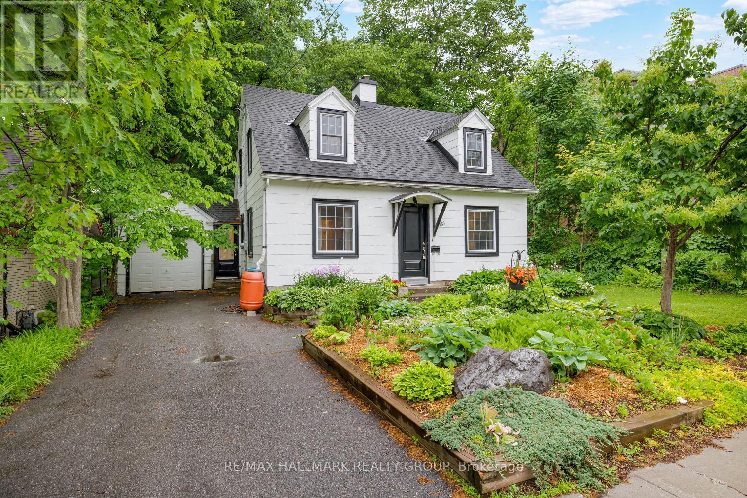 249 OLD IRVING PLACE, Ottawa, Ontario