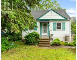 422 HARTLEIGH AVENUE, Ottawa, Ontario