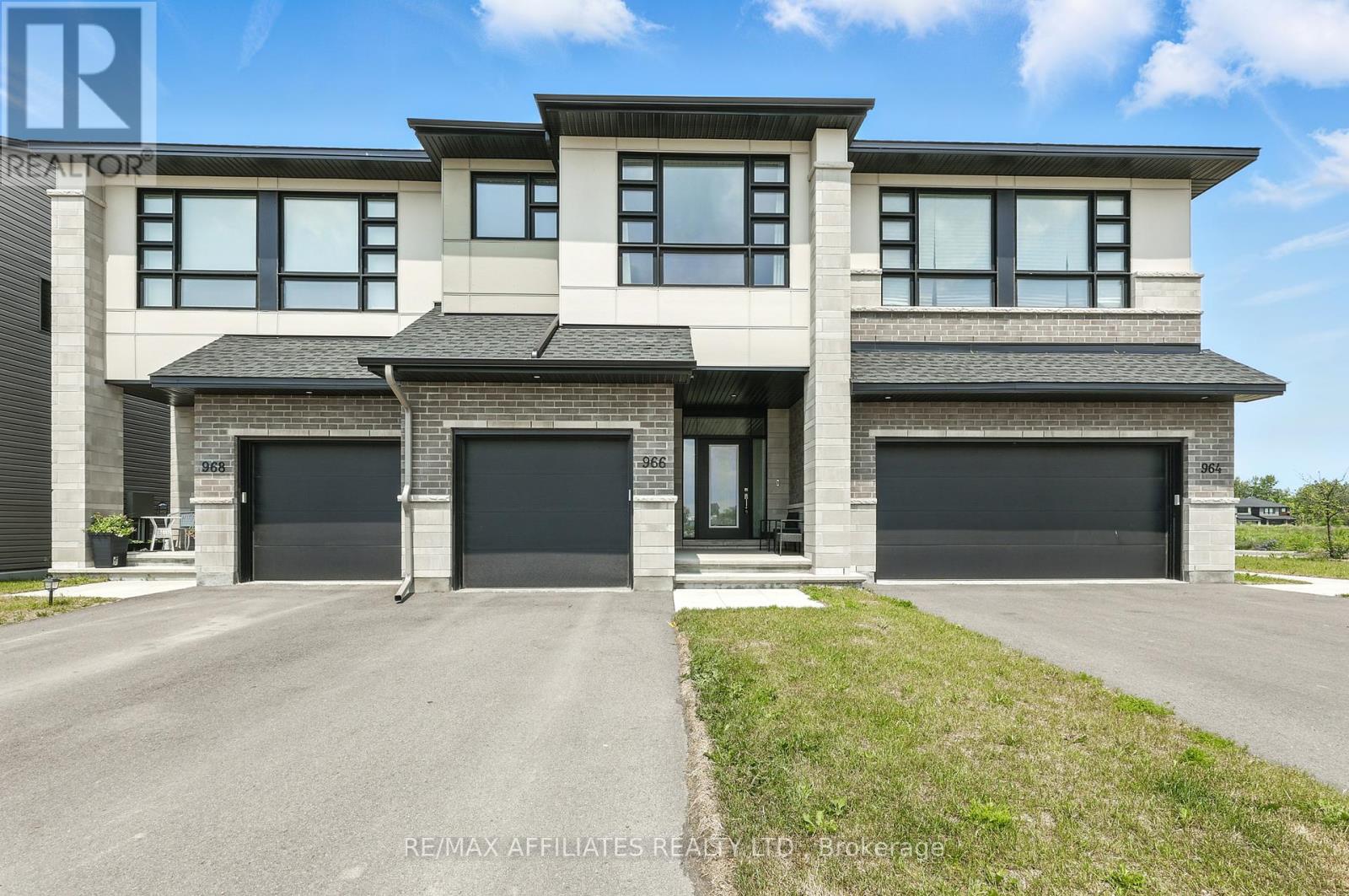 966 ACOUSTIC WAY, Ottawa, Ontario