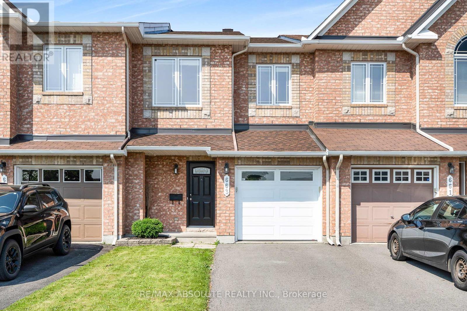 663 LAKERIDGE DRIVE, Ottawa, Ontario