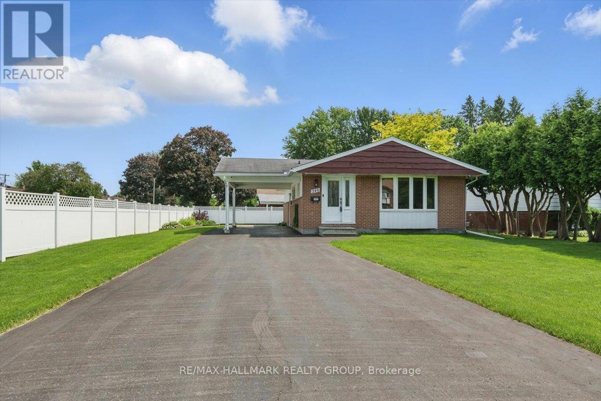 240 KENNEDY LANE W, Ottawa, Ontario