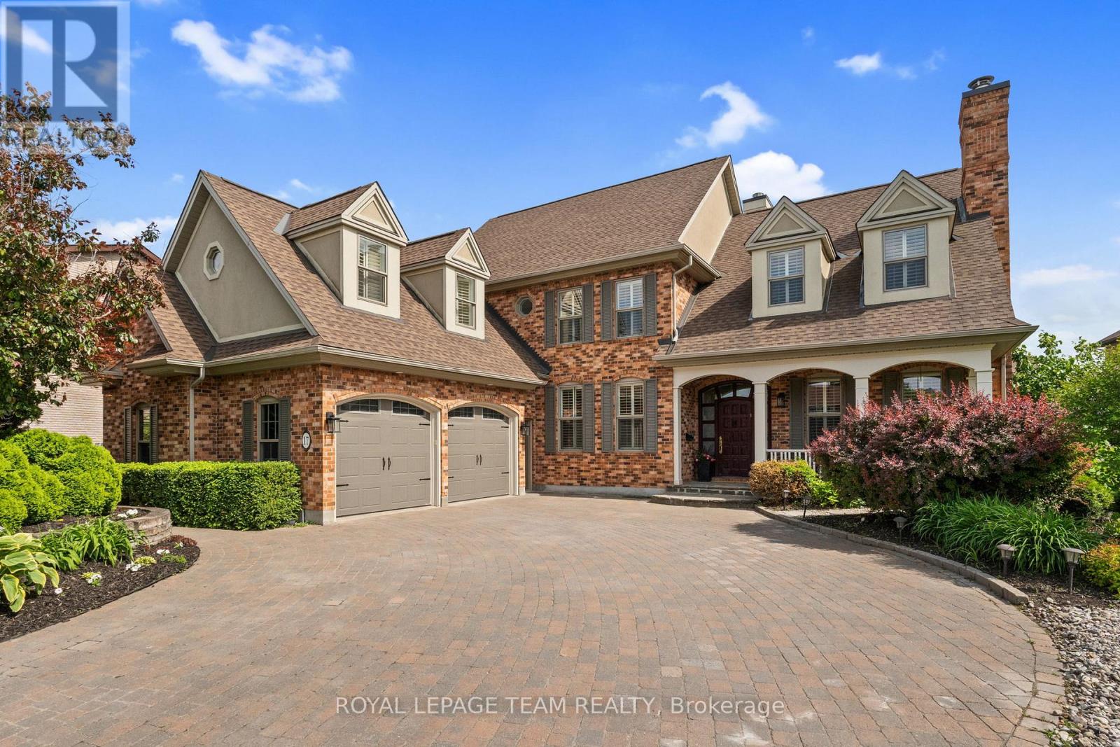 17 CRAIGMOHR COURT, Ottawa, Ontario
