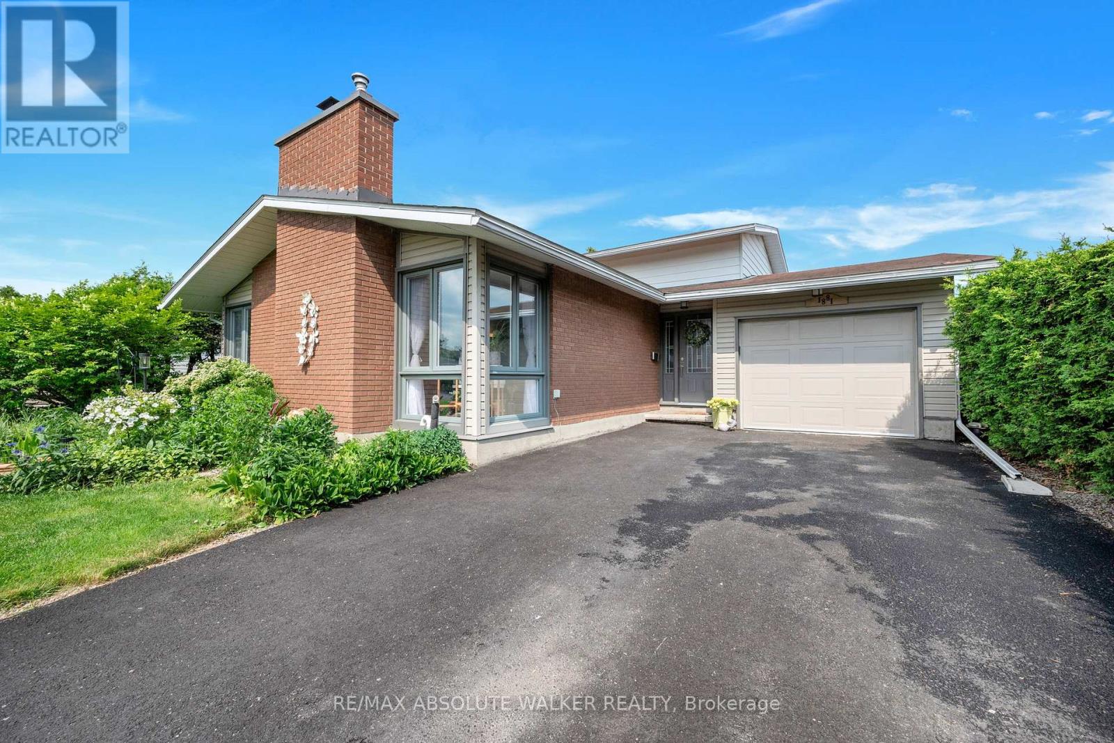 1881 GREENACRE CRESCENT, Ottawa, Ontario