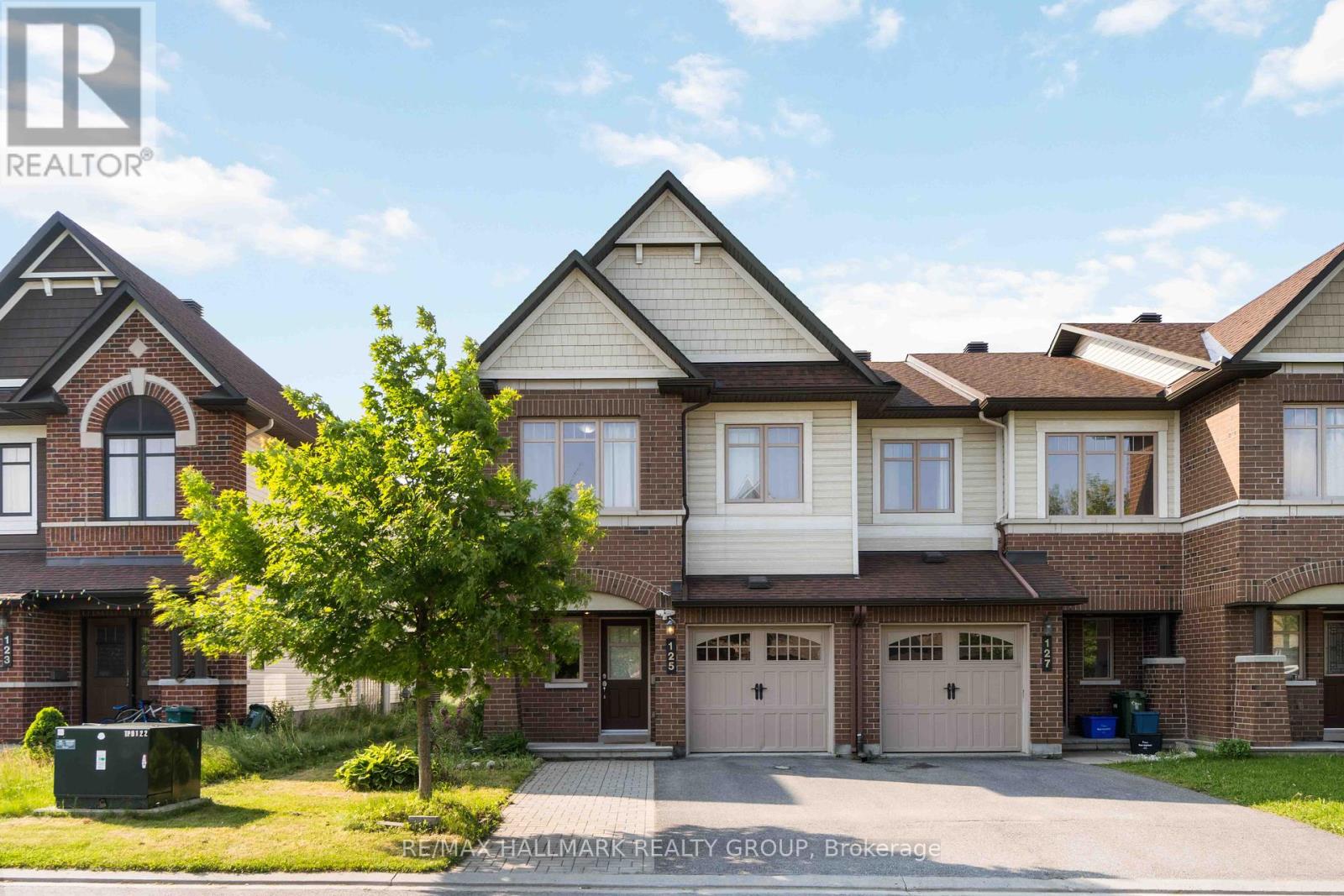 125 MANCINI WAY, Ottawa, Ontario