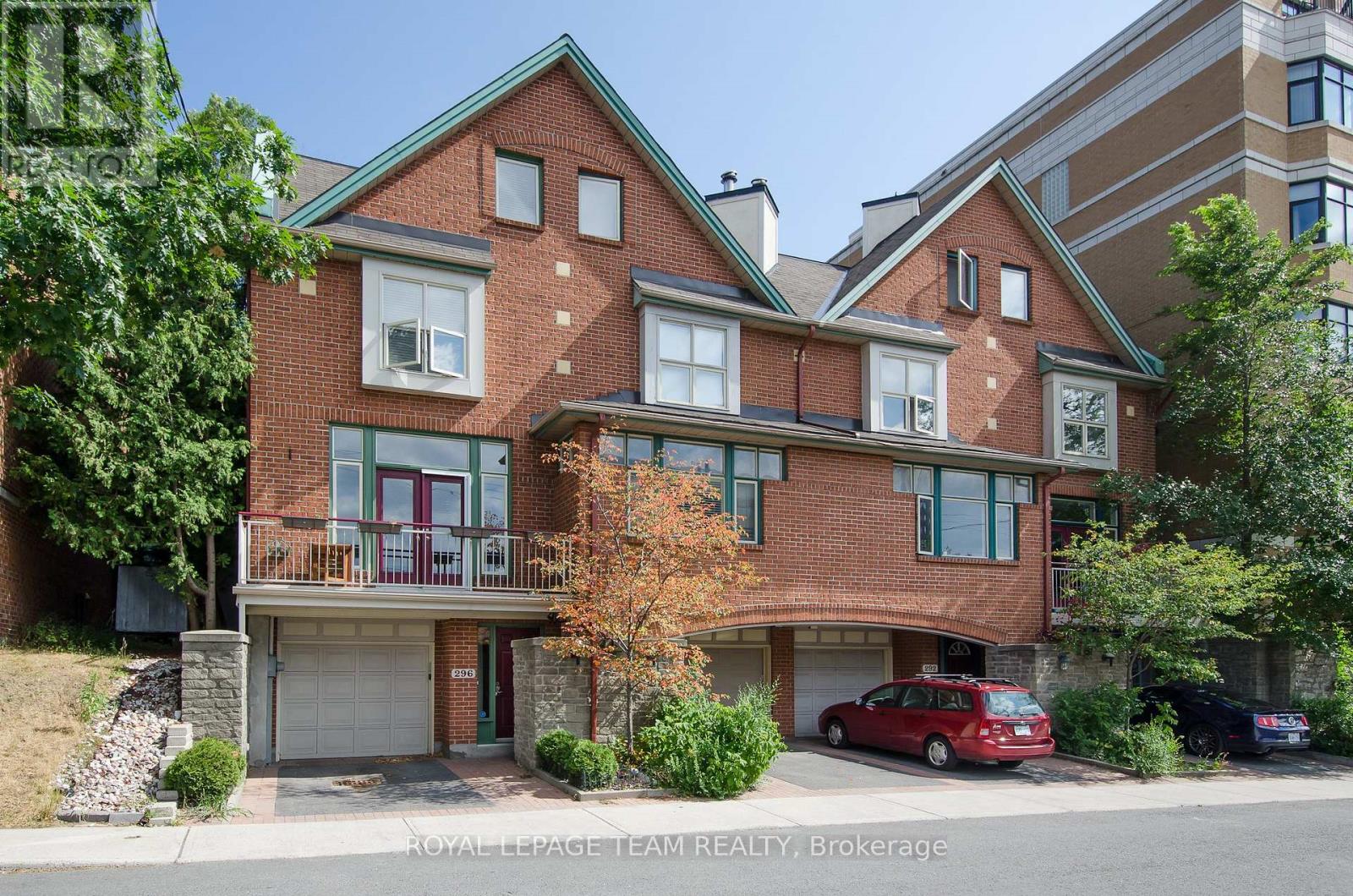 296 BESSERER STREET, Ottawa, Ontario