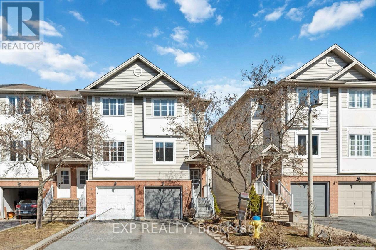 21 YORKVILLE STREET, Ottawa, Ontario