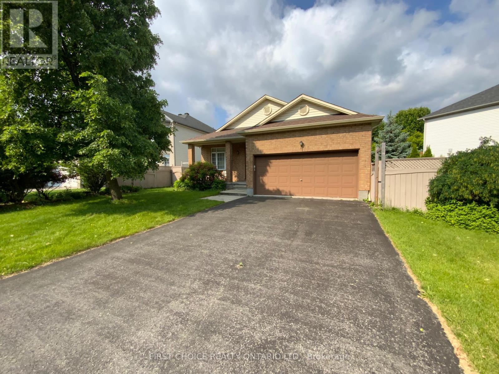 11 MEADOWCROFT CRESCENT, Ottawa, Ontario