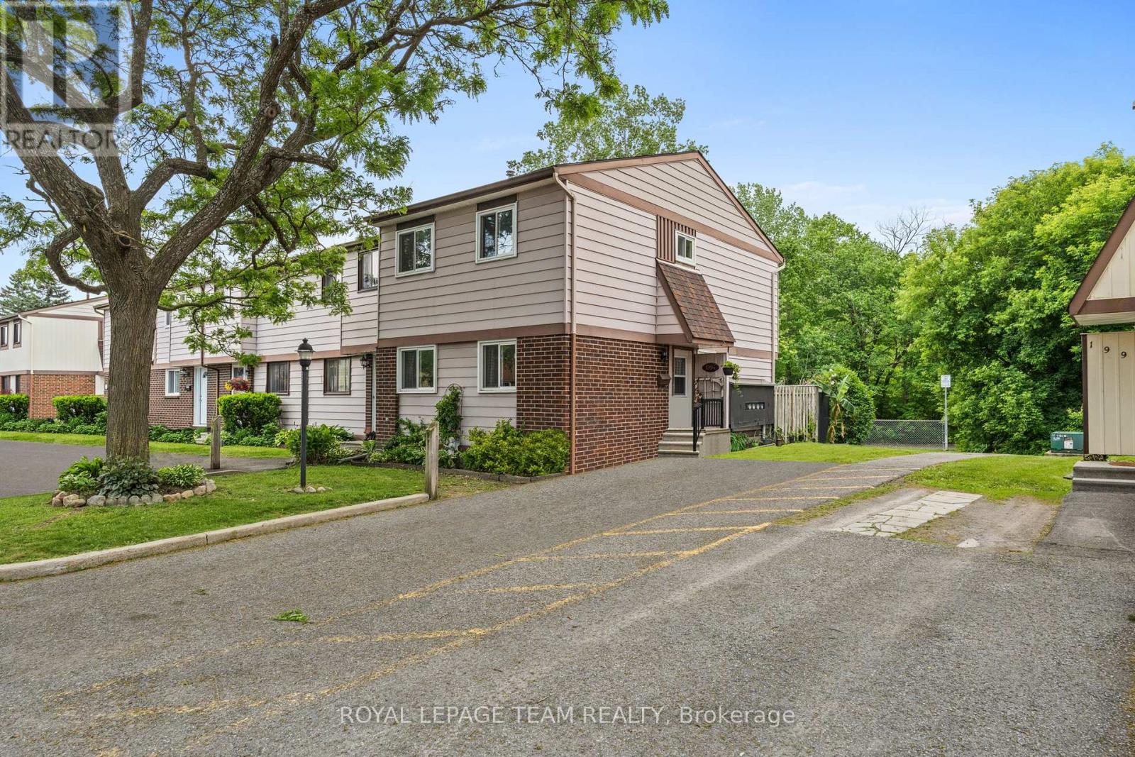 1994 FALKIRK CRESCENT, Ottawa, Ontario