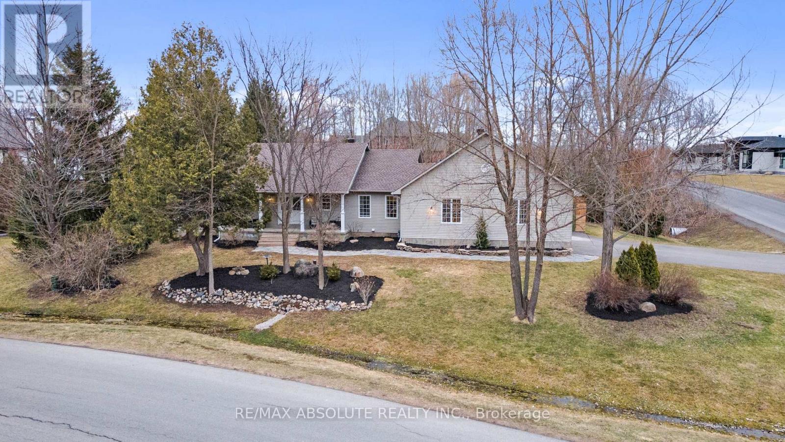 1601 SHAUNA CRESCENT, Ottawa, Ontario