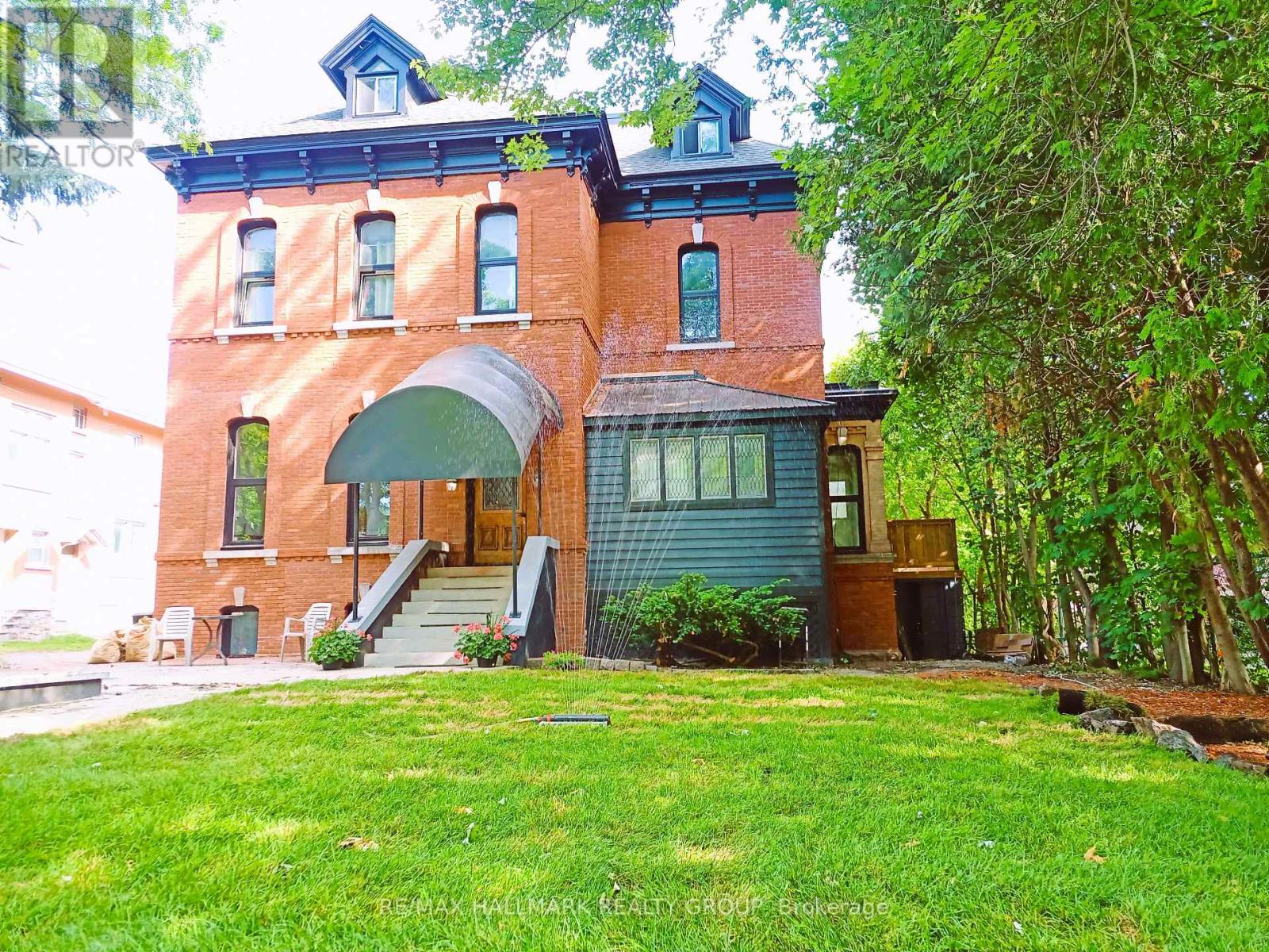 460 WILBROD STREET, Ottawa, Ontario