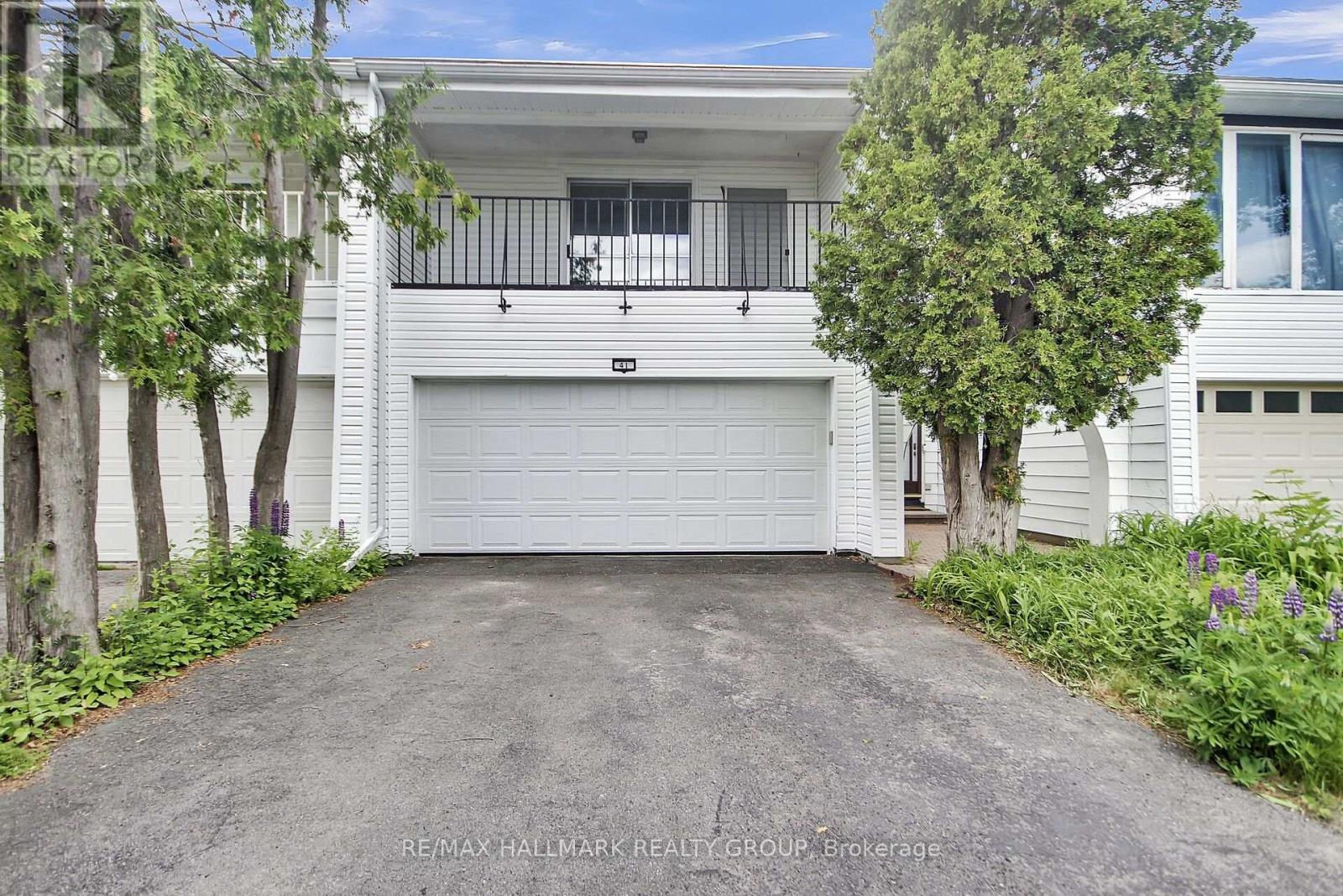 41 GRADY CRESCENT, Ottawa, Ontario