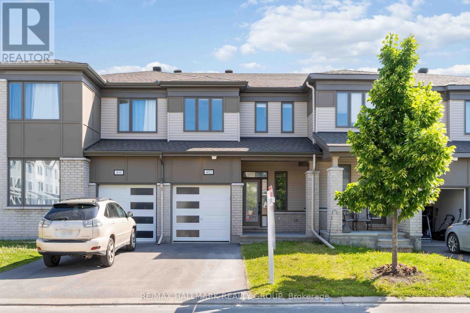 402 EDGEVALLEY COURT, Ottawa, Ontario