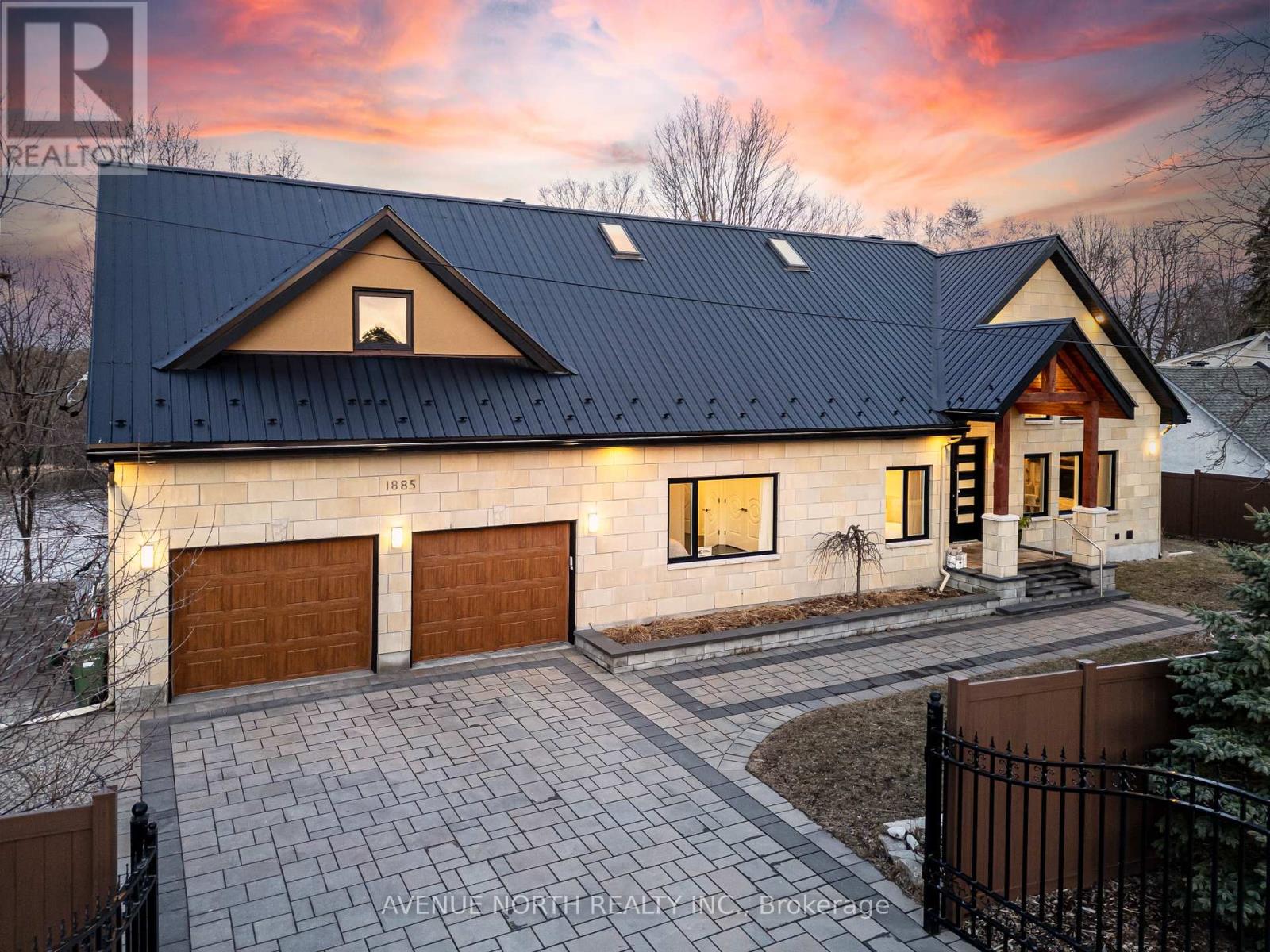1885 PRINCE OF WALES DRIVE, Ottawa, Ontario