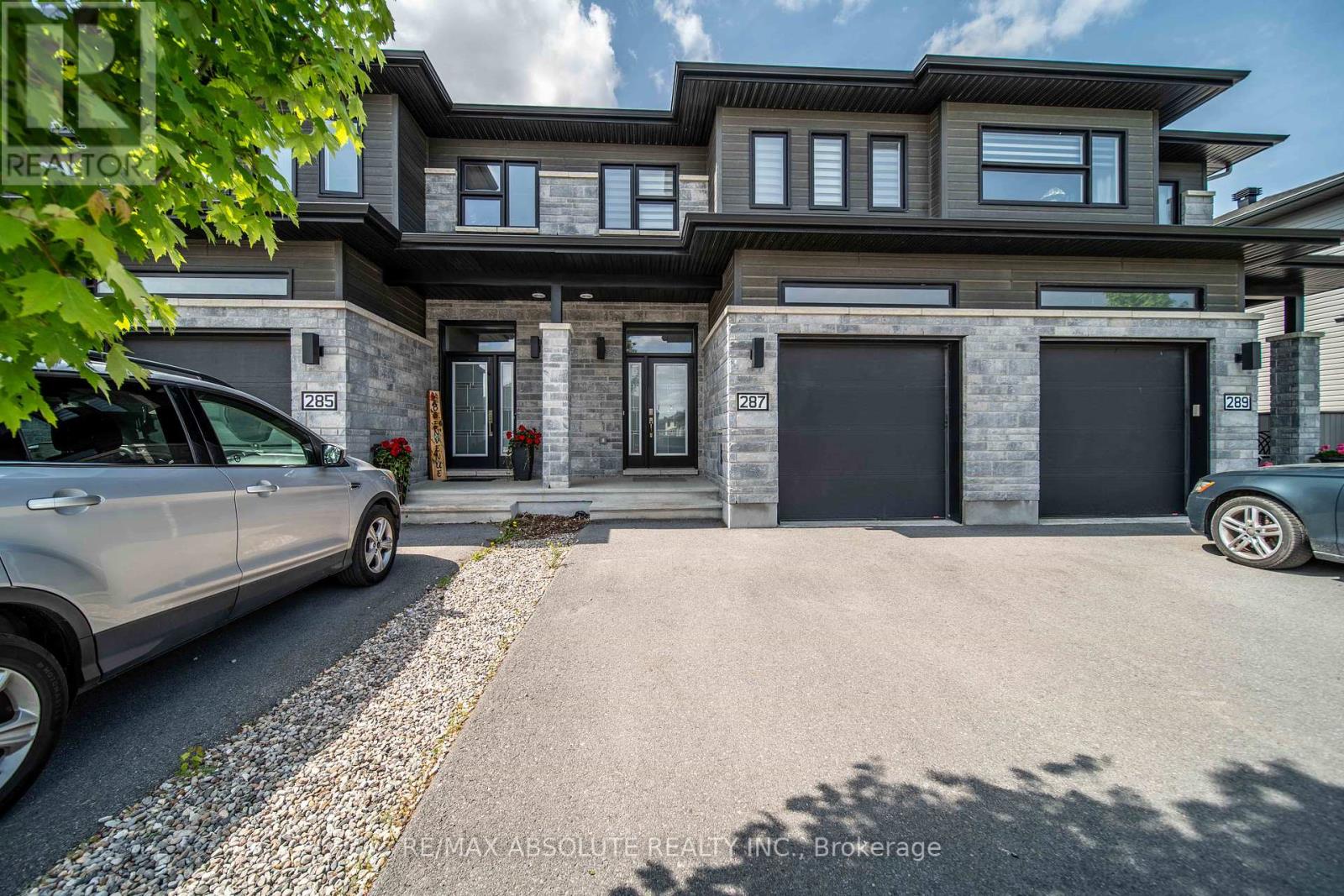 287 BELFORT STREET, Russell, Ontario