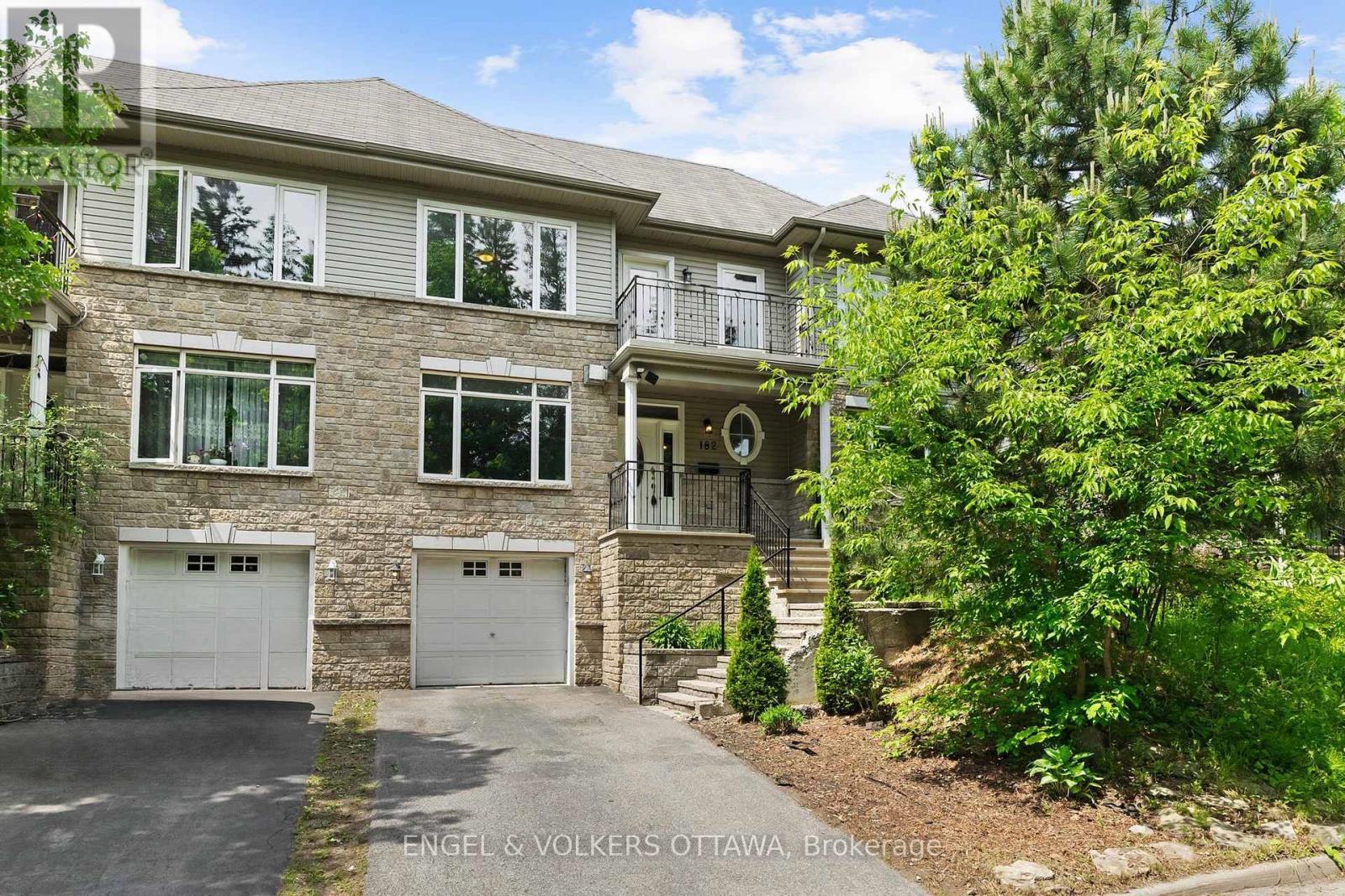 182 MEANDERING BROOK DRIVE, Ottawa, Ontario