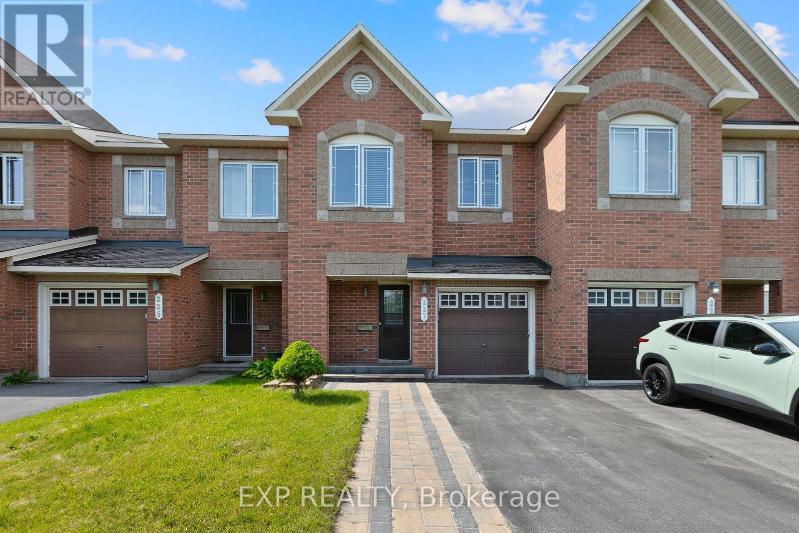 227 MONACO PLACE, Ottawa, Ontario