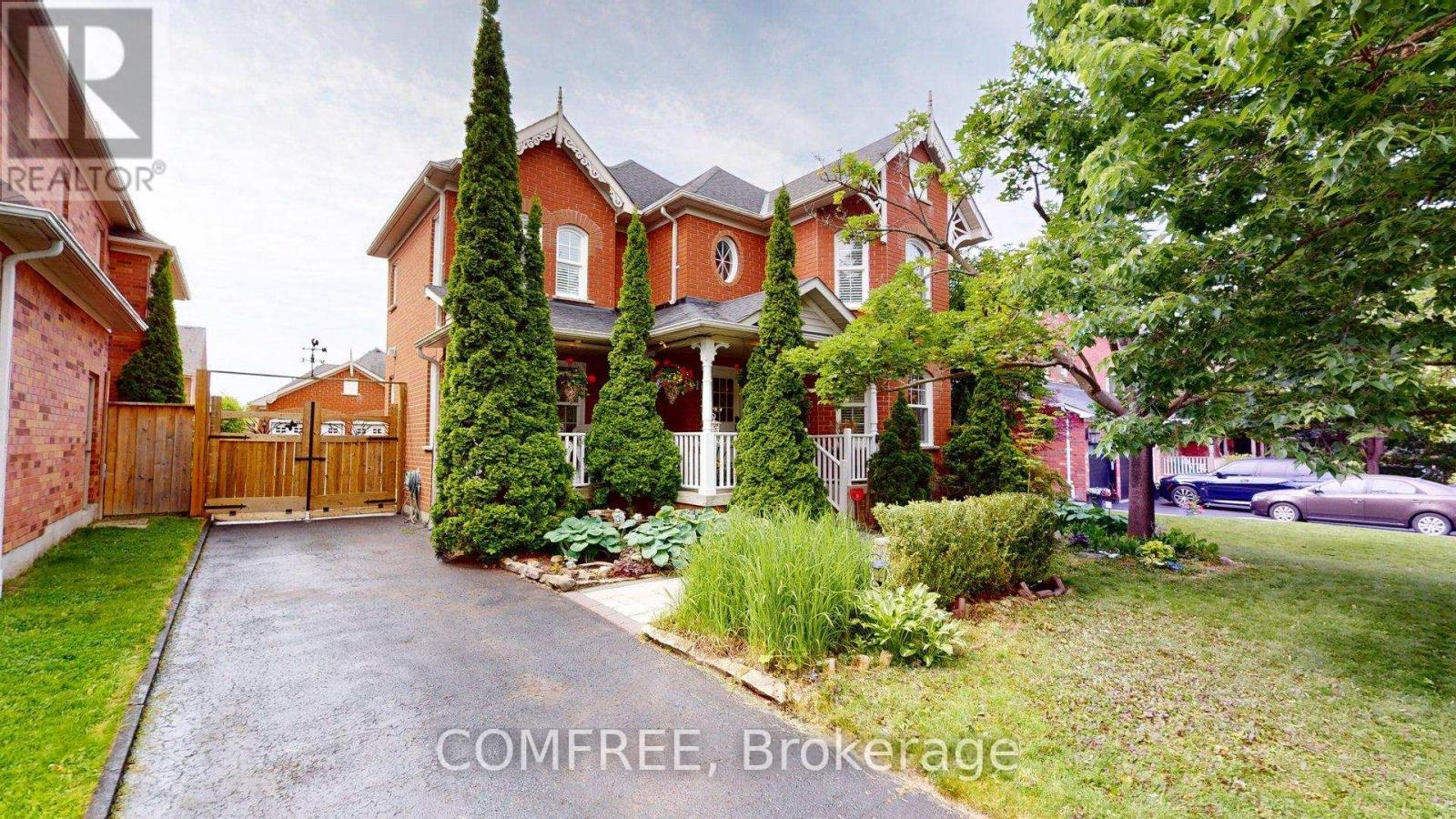 21 MCBETH PLACE, Whitby, Ontario