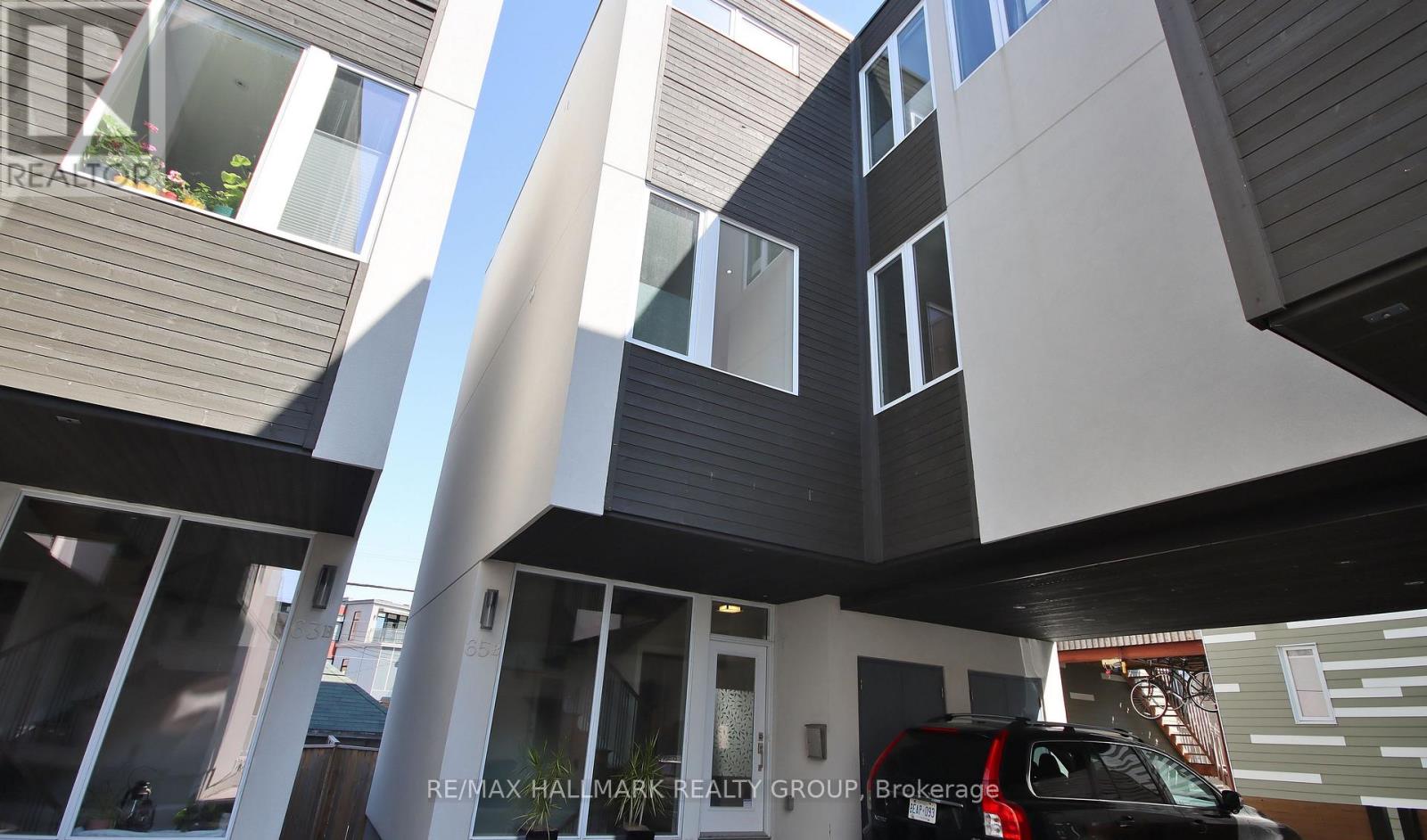 65B PINHEY STREET, Ottawa, Ontario