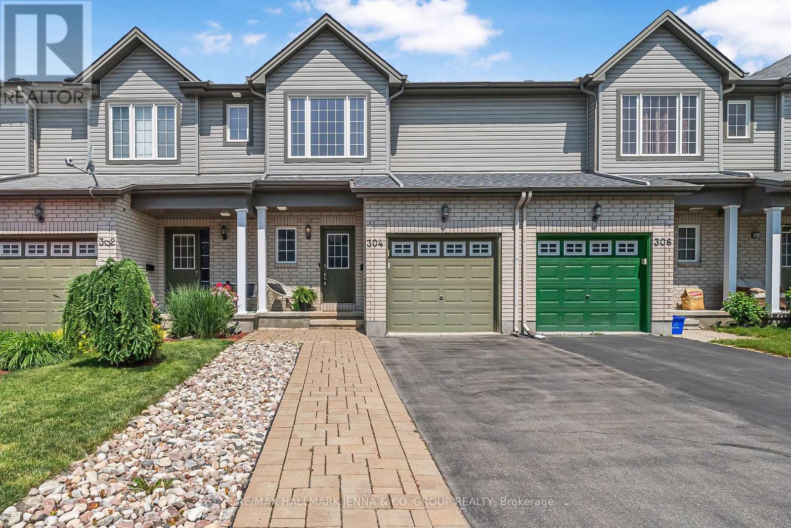 304 BRIGITTA STREET, Ottawa, Ontario