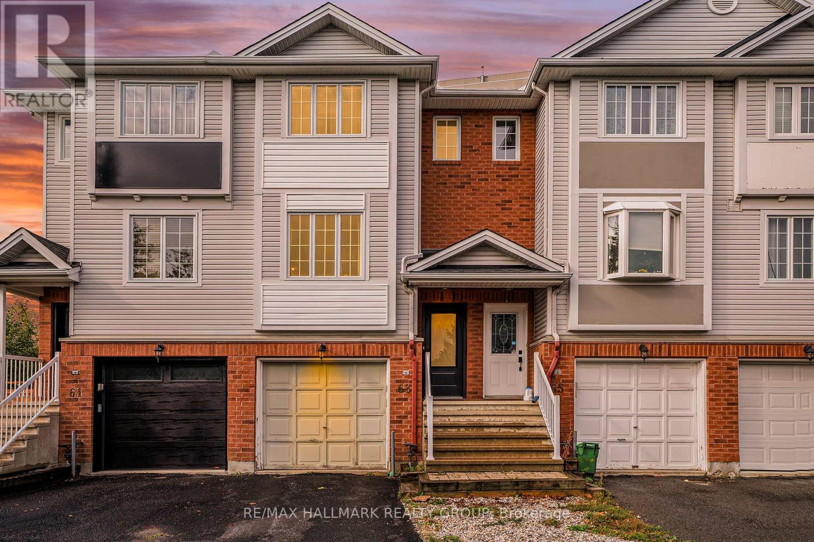 63 MANHATTAN CRESCENT, Ottawa, Ontario