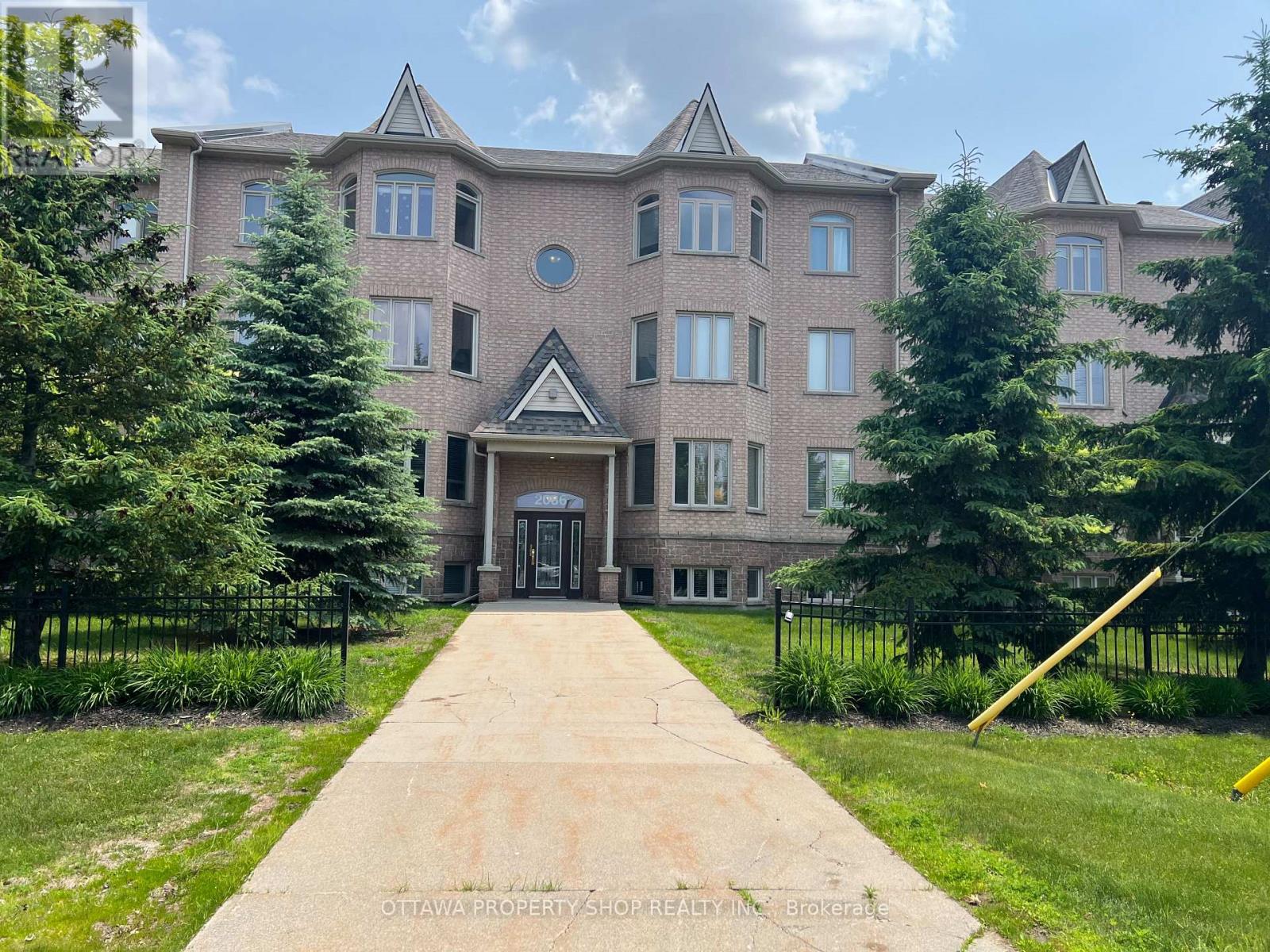 1 - 2086 VALIN STREET, Ottawa, Ontario
