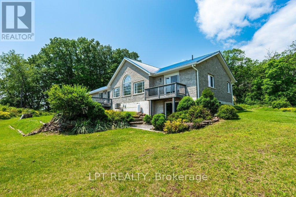 32 CHISAMORE PT ROAD, Front of Leeds & Seeleys Bay, Ontario