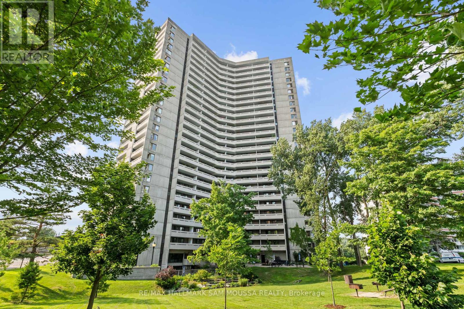2003 - 1081 AMBLESIDE DRIVE, Ottawa, Ontario