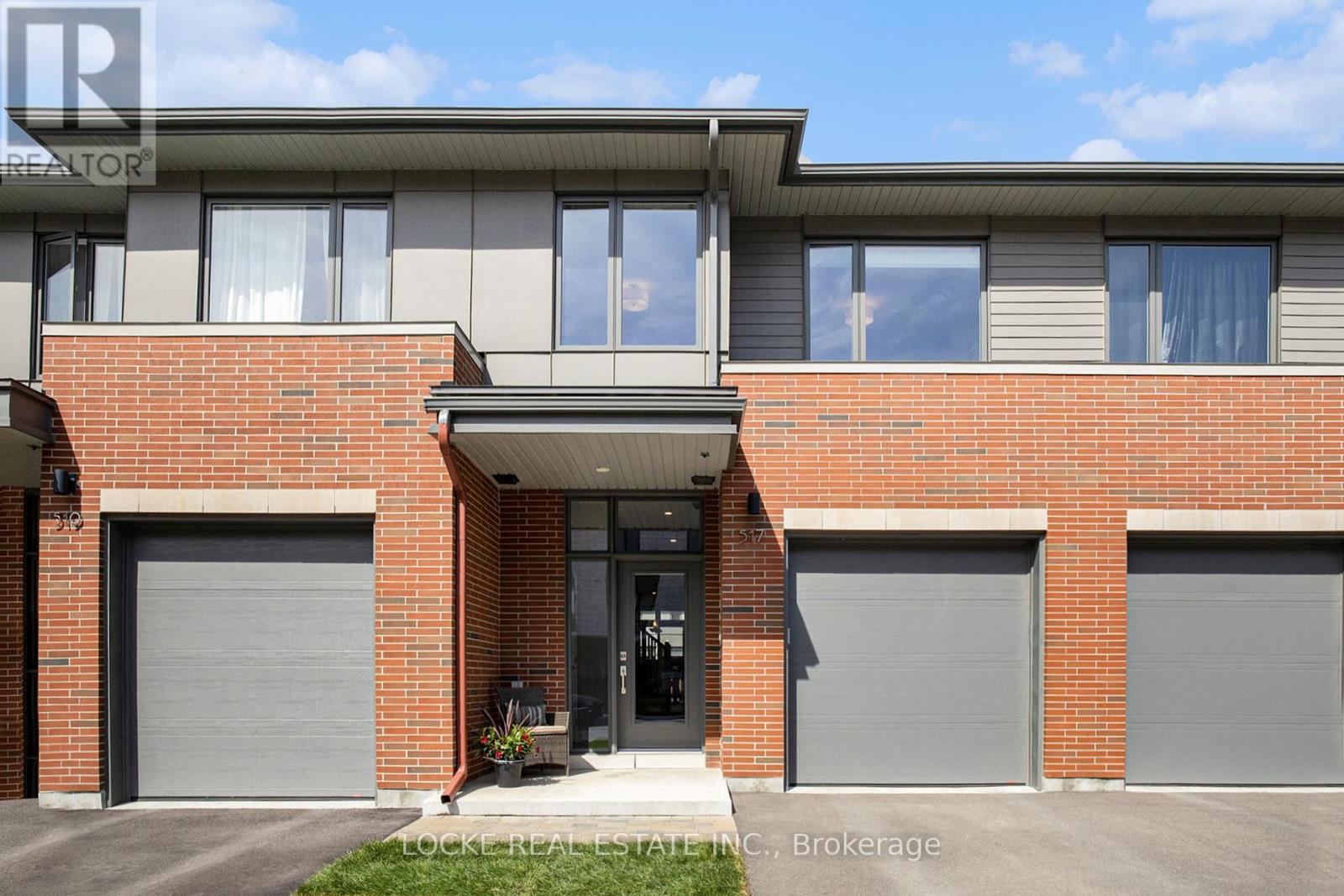 517 PIMIWIDON STREET, Ottawa, Ontario