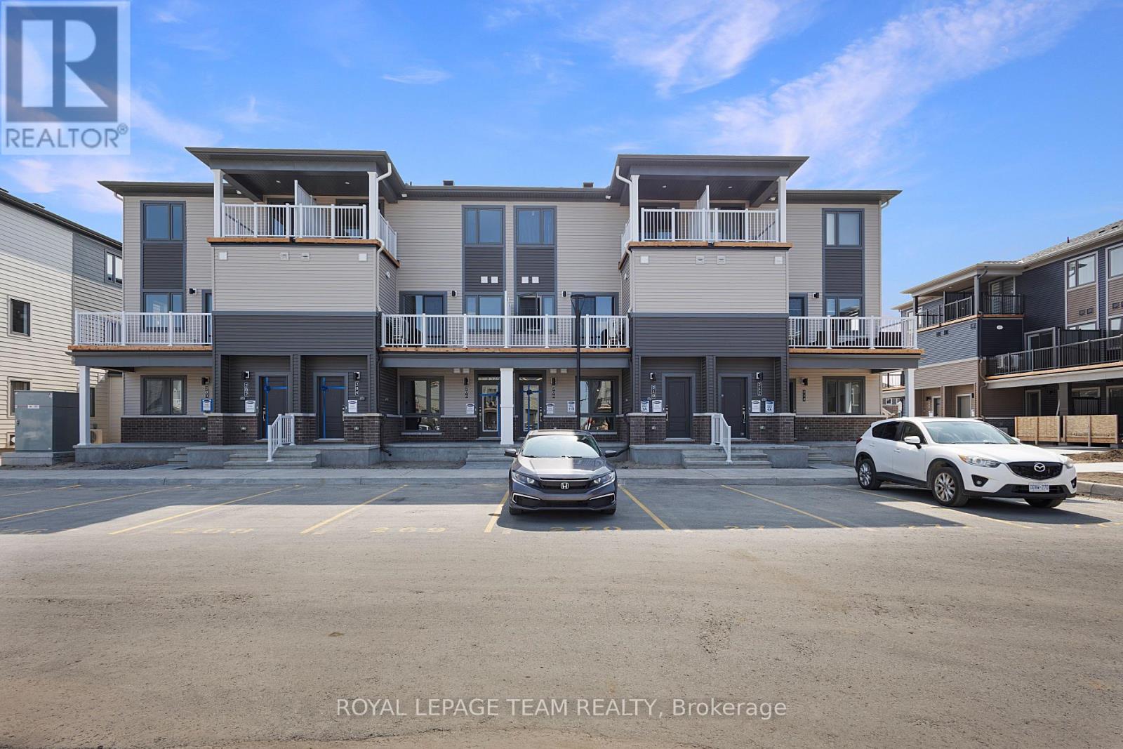 208 PRIV LILLIAN FREIMAN PRIVATE S, Ottawa, Ontario