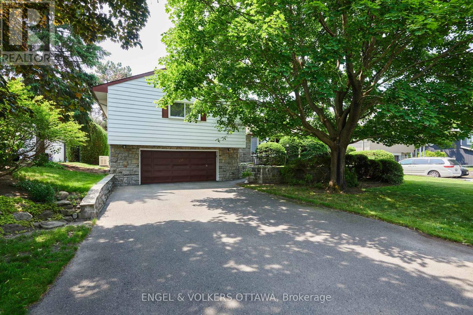 436 CRESTVIEW ROAD, Ottawa, Ontario